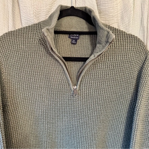 J.Crew men’s sweater (size xl) hunter green.  Pre-owned - Picture 5 of 15